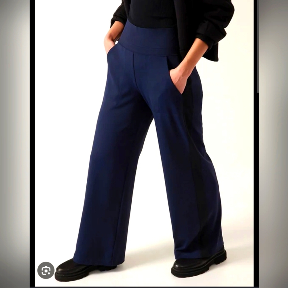 Athleta Venice Colorblock Wide Leg Pant // Navy & Black Size Small Tall